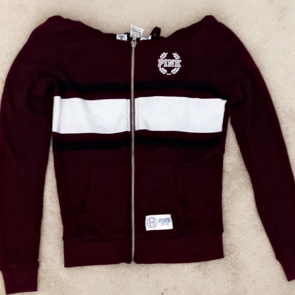 🌟 Maroon Zip-up Jacket